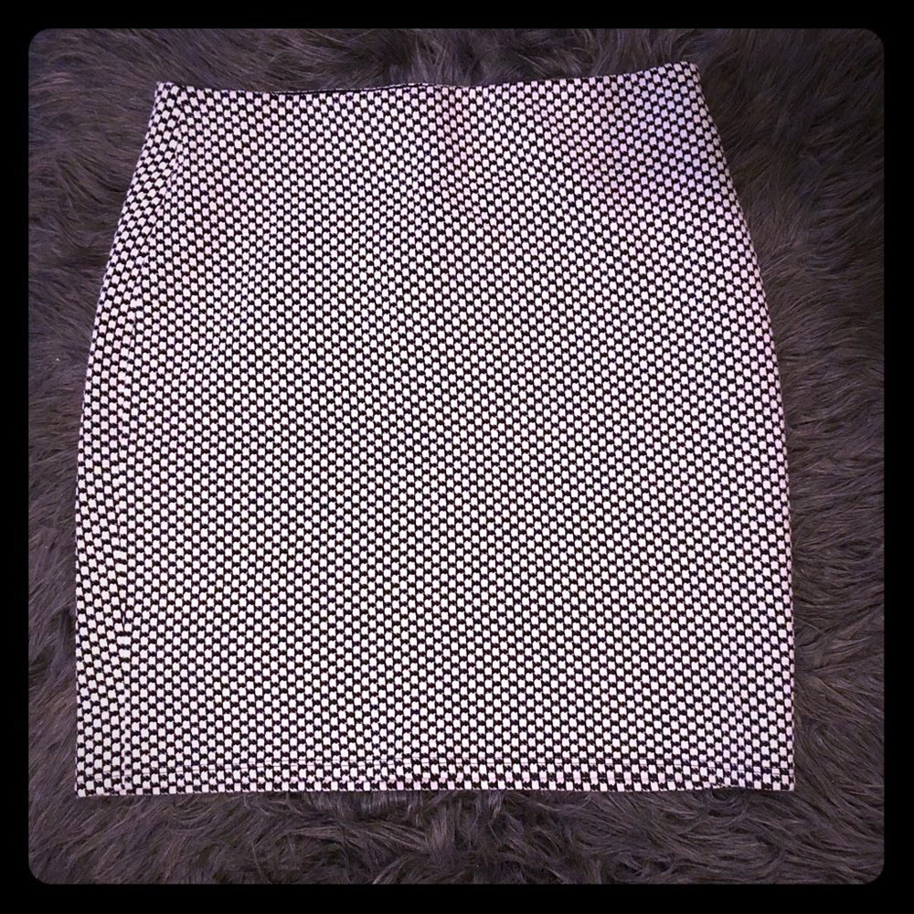 ANN TAYLOR LOFT CHECKERED PENCIL SKIRT 🏁